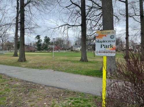 33 Boyden Pkwy, Maplewood NJ  07040-2410 exterior