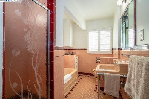 1301 Juana Ave, San Leandro CA  94577-5044 exterior