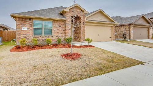 6332 Robertson Rd, Fort Worth TX  76179 exterior