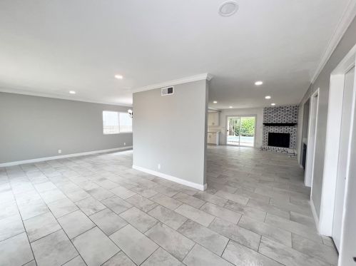 125 Gladstone St, Glendora, CA 91740-5156