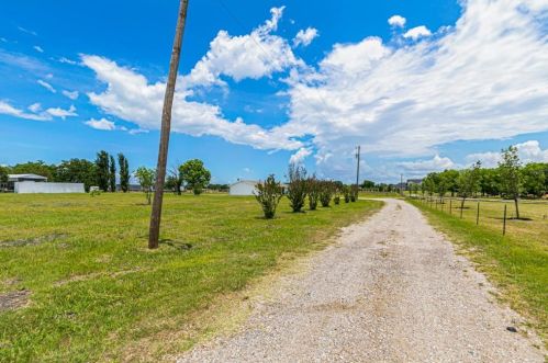 1267 Fm 36, Caddo Mills, TX 75135-5825