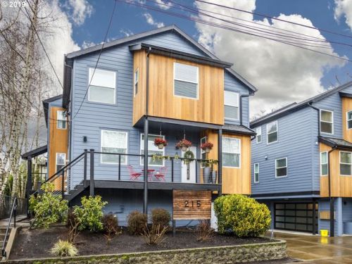 215 Ivy St, Portland, OR 97212-2080