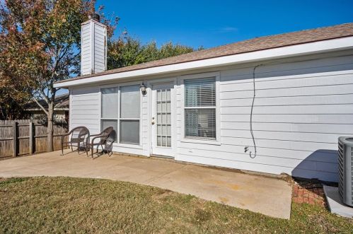 10245 Brea Cyn Rd, Fort Worth TX  76108-4984 exterior