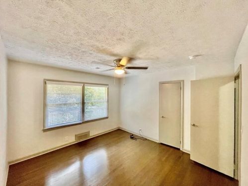 2313 Clairmont Rd, Atlanta GA  30329-3327 exterior