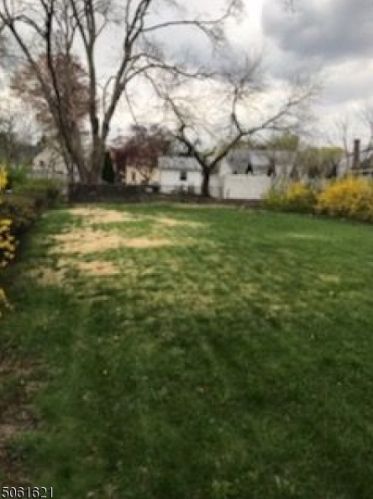 1692 Broad St, Bloomfield, NJ 07003-3111