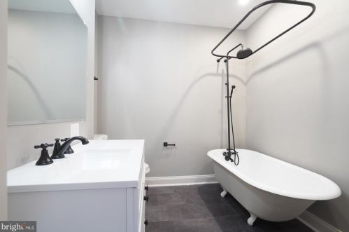 547 Marion St, Lancaster PA  17602-3117 exterior