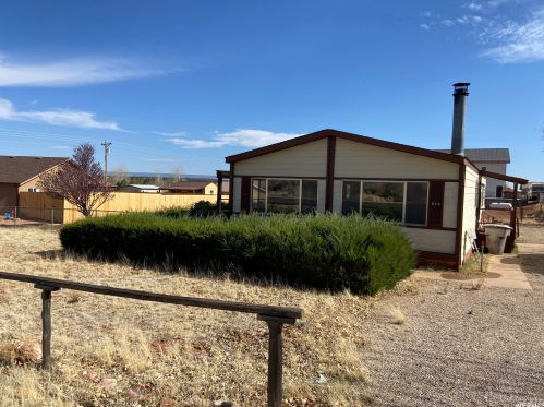 635 Rider Dr, Kanab, UT 84741-6302