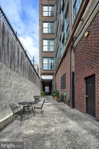 1010 Arch St, Philadelphia PA  19107-3002 exterior