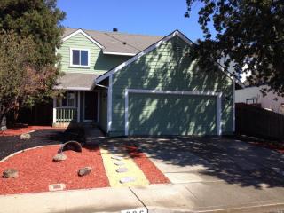 226 Brookdale Dr, Vacaville, CA 95687-6268
