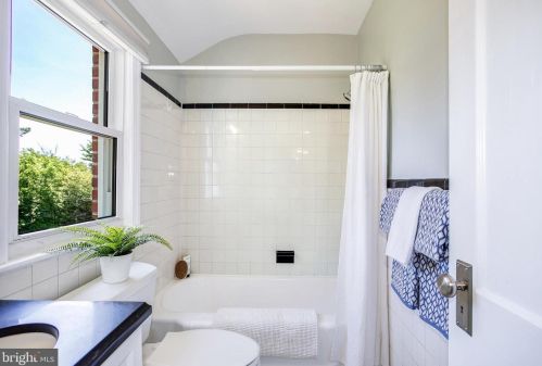 10015 Markham St, Silver Spring MD 20901-2233 exterior