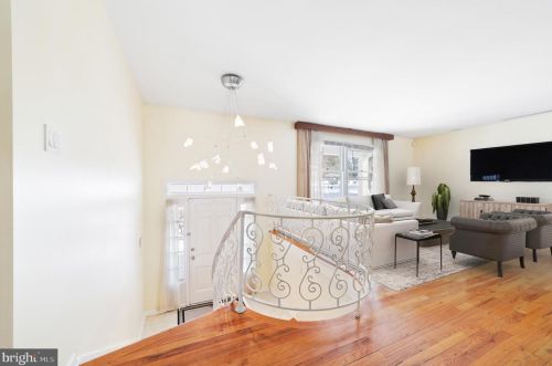 199 Spring Beauty Dr, Trenton, NJ 08648-1513