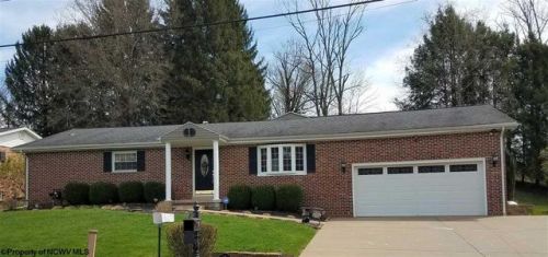15 Diana Dr, White Hall, WV 26554-1278