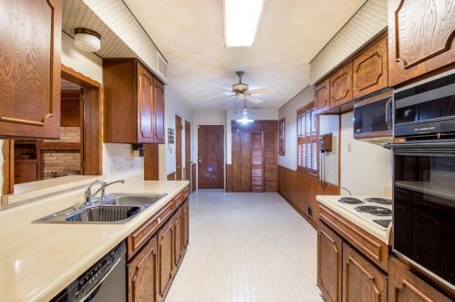 818 Wildgrove Dr, Garland TX  75041-4434 exterior