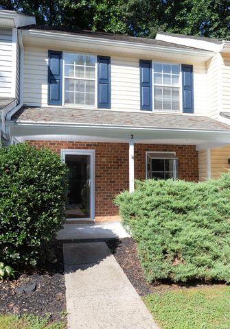 2 Jefferson Village Dr, Forest, VA 24551-2039