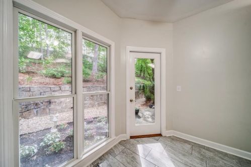10 Frst Rdg Ct, Atlanta GA  30350-1802 exterior