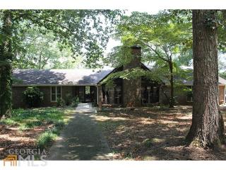 5420 Lake Dr, Douglasville, GA 30135-2539