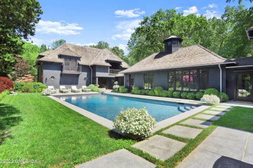 9 Hobart Dr, Greenwich CT  06831-4407 exterior