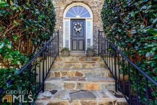 2625 Willow Cv, Decatur, GA 30033-2211