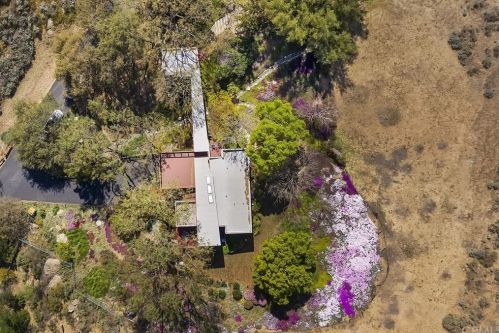 2025 Mt Vernon Ave, Riverside CA  92507-2528 exterior