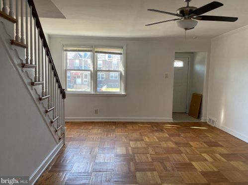 7053 Large St, Philadelphia, PA 19149-1725