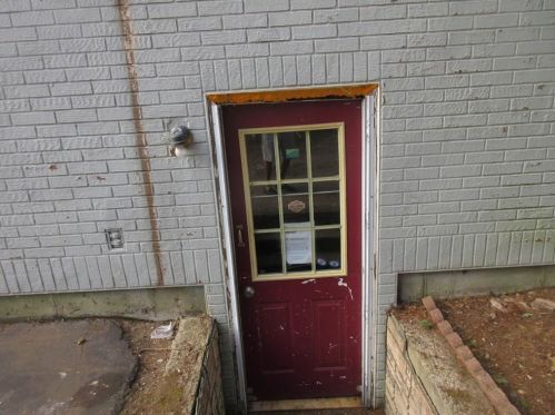 17 Oakridge Ct, Warwick, RI 02886-4817