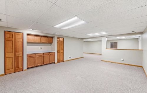 1210 Easton Dr, Carol Stream IL  60188-4817 exterior