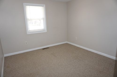 709 Elmwood Dr, Hudson NH  03051-3245 exterior