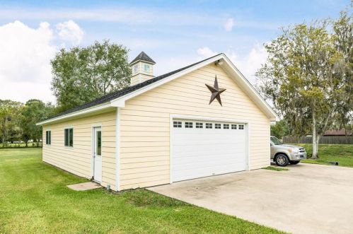 359 Westwood Rd, Angleton TX 77515-7468 exterior