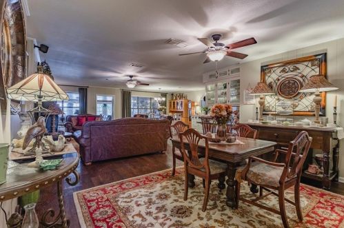 6807 Texas St, Walnut Springs, TX 76690-4727