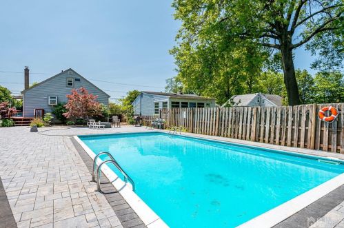 429 Douglas Ave, Avenel, NJ 07001-1108