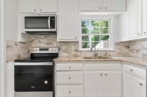 548 Ventura Dr, Forest Park, GA 30297-3444