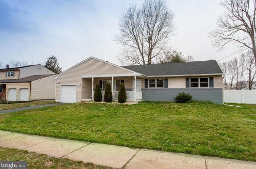 3 Snowball Ln, Trenton, NJ 08619-2709