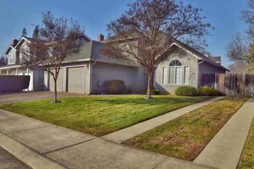 507 Yokuts Dr, Lodi, CA 95240-0690
