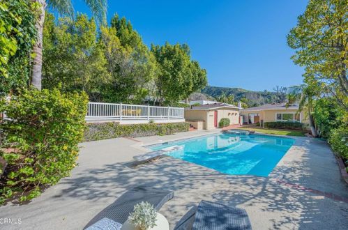 1631 Thompson Ave, Glendale CA  91201-1231 exterior