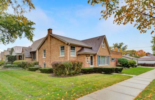 3300 Oak Ave, Brookfield, IL 60513-1320