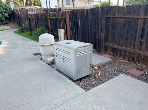 19233 Bergamont Dr, Riverside CA 92508-6275 exterior