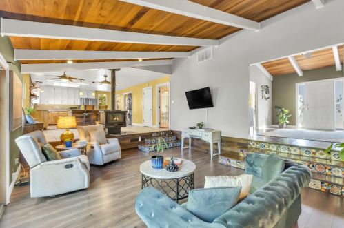 951 Haight Ct, Folsom, CA 95762-4309