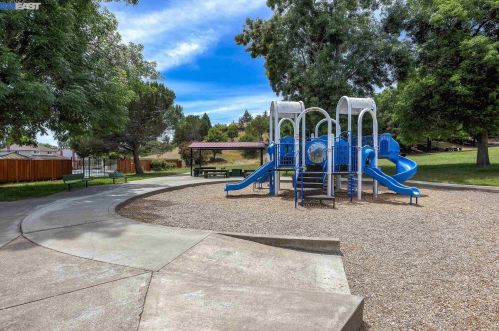 5900 Charter Oaks Dr, Hayward CA  94552-1678 exterior