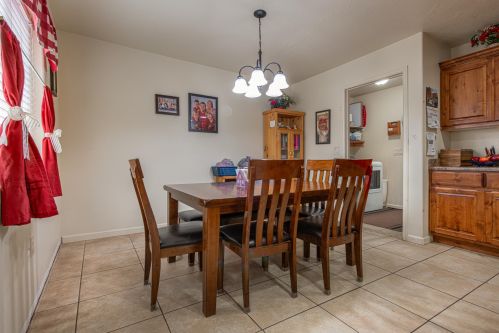 272 Main St, Kayenta UT 84738-6240 exterior