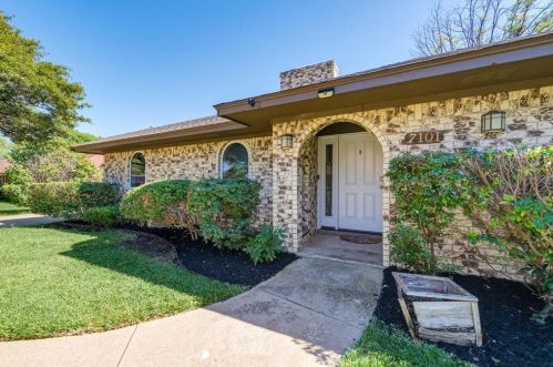 7101 Sparrow Pt, Fort Worth, TX 76133-6724