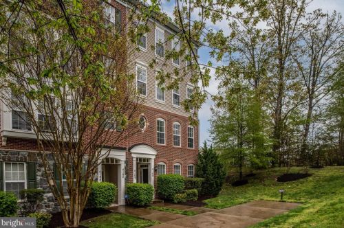 4100 Potomac Highlands Cir, Triangle, VA 22172-1775