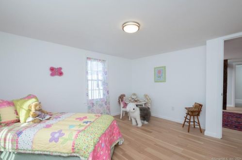 41 New Marker Rd, Wapping CT  06074-1863 exterior