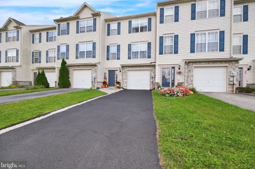 304 Mesa Ln, York, PA 17408-6294