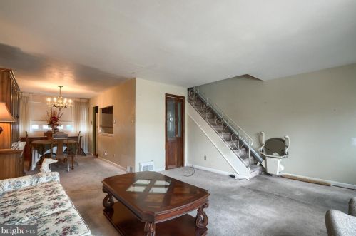 3646 Academy Rd, Philadelphia PA  19154-2040 exterior