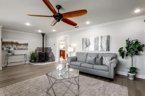 7341 Brookdale Ct, Pleasanton, CA 94568-1701