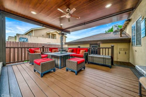 3719 Fairesta St, Glendale CA 91214-1718 exterior