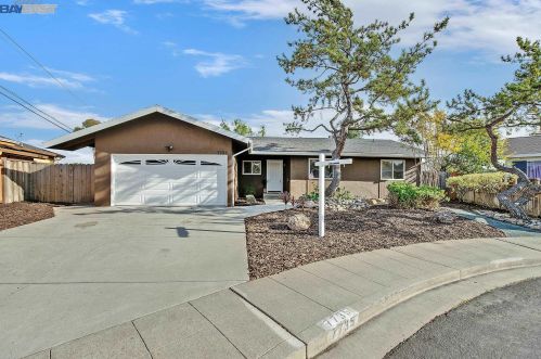 7735 Lisa Ct, Pleasanton, CA 94568-1945