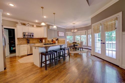 53 Crystal Ridge Dr, Ellington CT  06029-3052 exterior