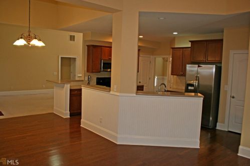 34 Emily Ln, Bogart, GA 30622-5127