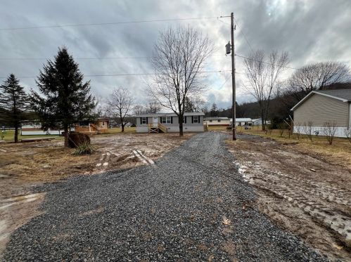 117 Red Bridge Ln, Franklin, PA 16323-5617